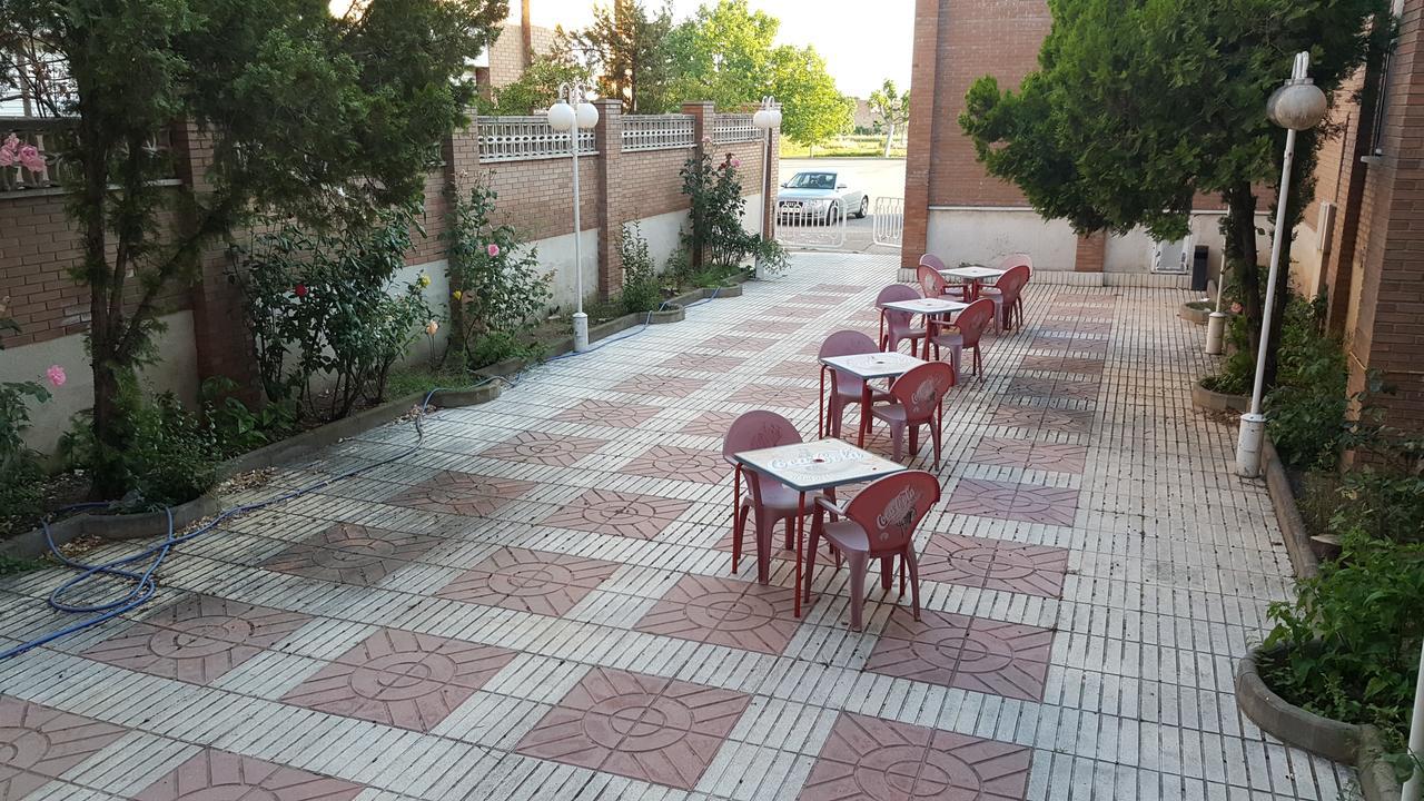 Hotel Reina Isabel Lleida Esterno foto