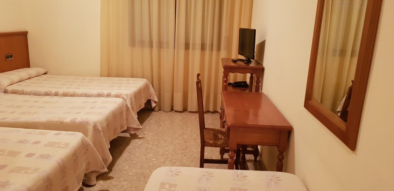 Hotel Reina Isabel Lleida Esterno foto