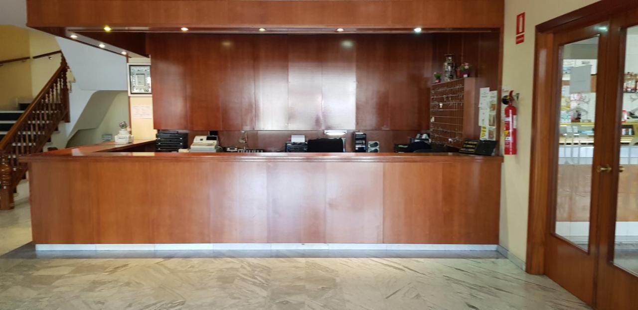 Hotel Reina Isabel Lleida Esterno foto